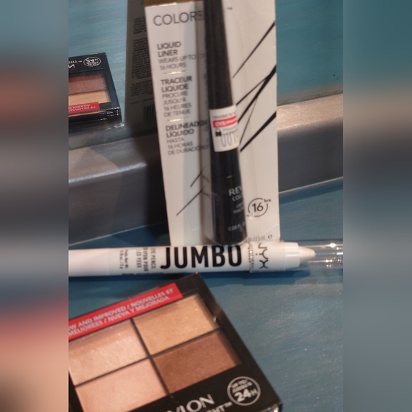 Eyeshadow and Liner Makeup Bundle ALL NWT Revlon Quad liner NYX liner - Picture 2 of 8